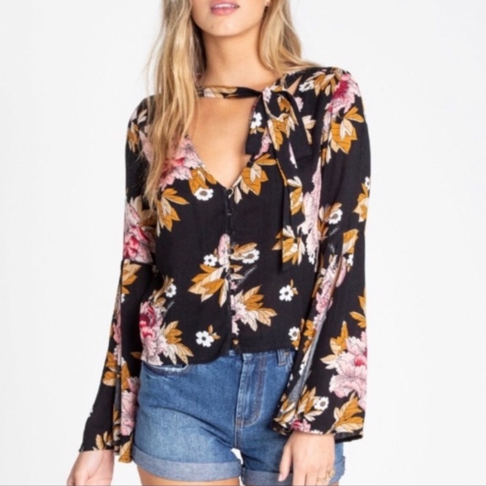 Billabong Birds on High Top Blouse Boho Black Floral Tie Front Bell Sleeve Small